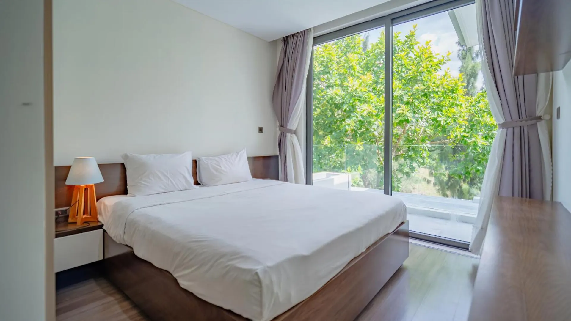 Clean & Quiet Villa - The Point Resort Da Nang