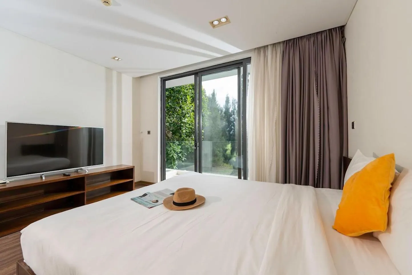Clean & Quiet Villa - The Point Resort Da Nang